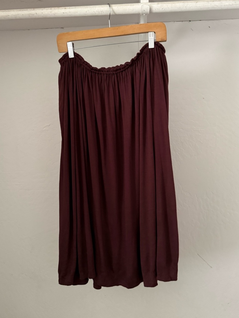 1980s OK Sam Reddish Brown Rayon Jersey Full Skirt Easy Fit
